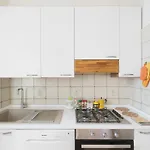 2-bedroom In With Free Parking And Air Conditioning *