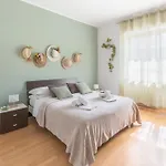 Apartament 2-bedroom In With Free Parking And Air Conditioning Alba (Piedmont)