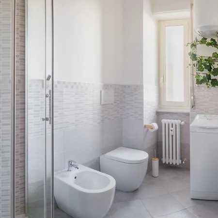 2-bedroom In With Free Parking And Air Conditioning Apartment *