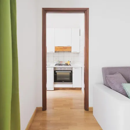 Apartamento 2-bedroom In With Free Parking And Air Conditioning Alba (Piedmont)