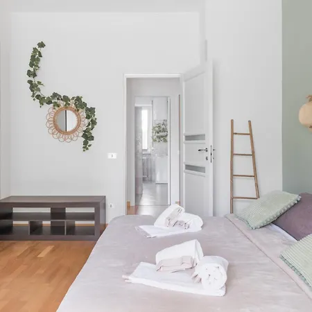 2-bedroom In With Free Parking And Air Conditioning Apartment